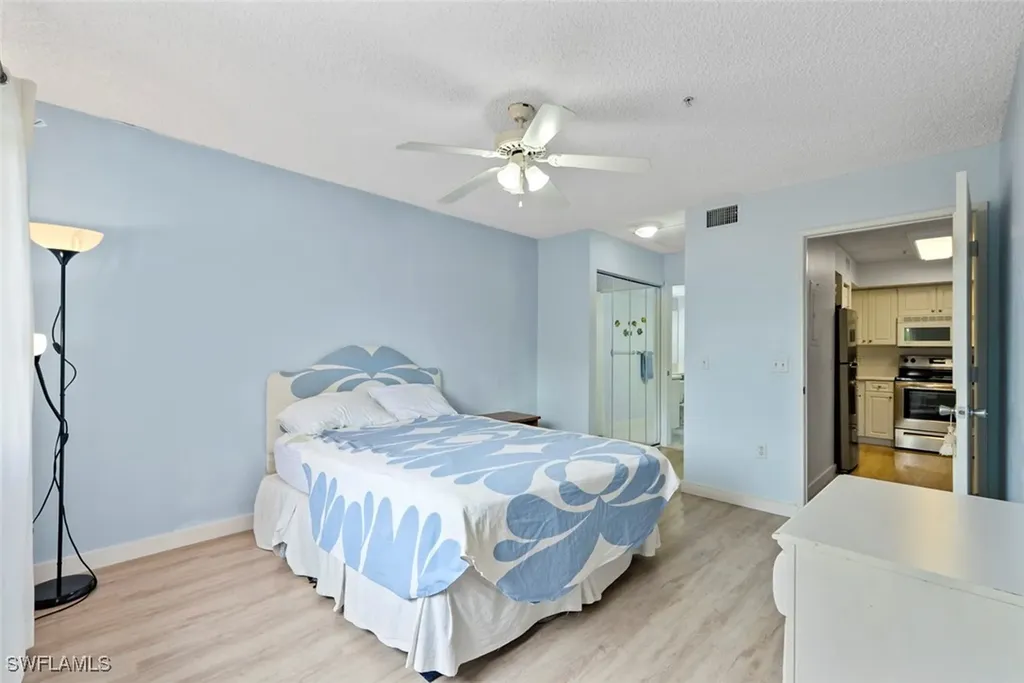 1180 Wildwood Lakes Boulevard Naples FL 34104