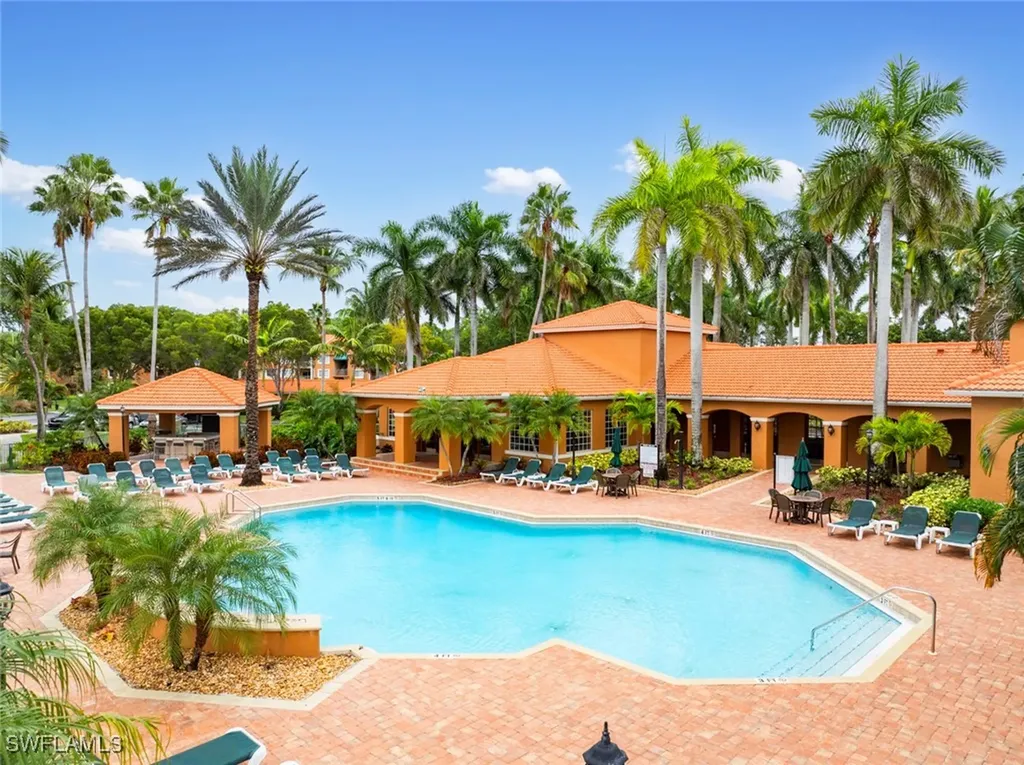 1180 Wildwood Lakes Boulevard Naples FL 34104