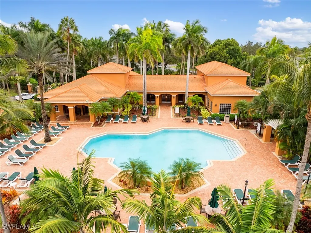 1180 Wildwood Lakes Boulevard Naples FL 34104