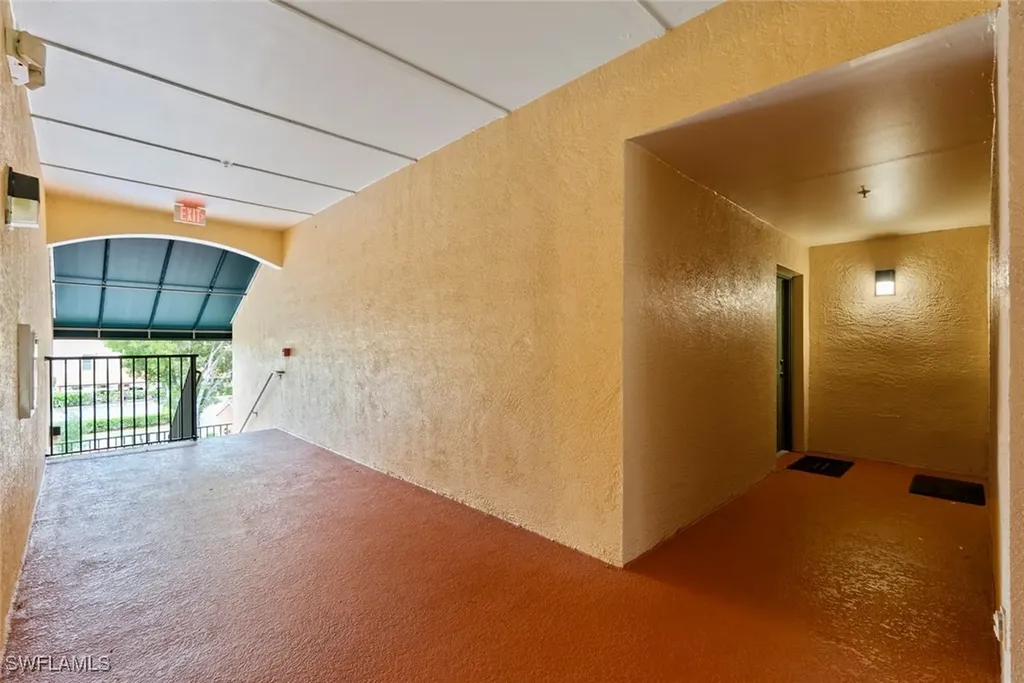 1180 Wildwood Lakes Boulevard Naples FL 34104