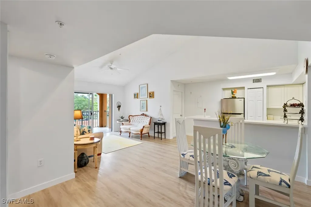 1180 Wildwood Lakes Boulevard Naples FL 34104