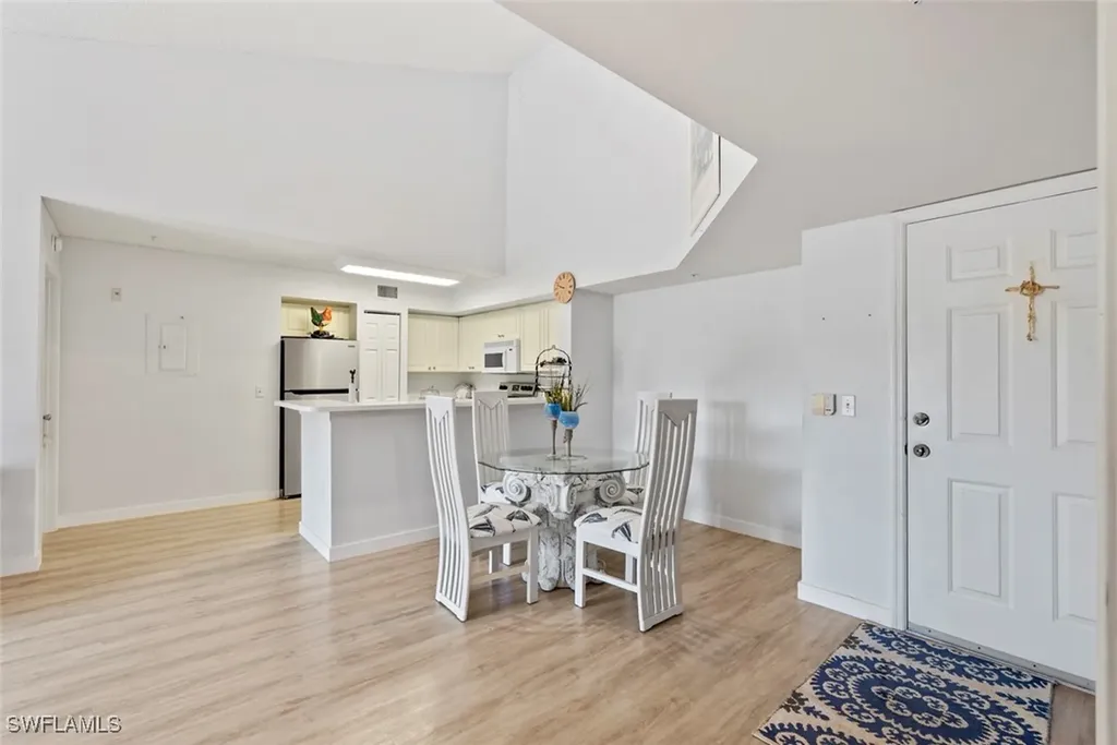 1180 Wildwood Lakes Boulevard Naples FL 34104