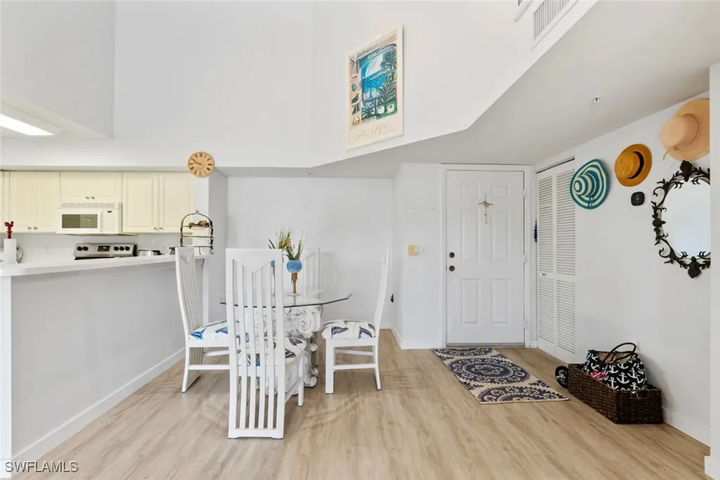 1180 Wildwood Lakes Boulevard Naples FL 34104