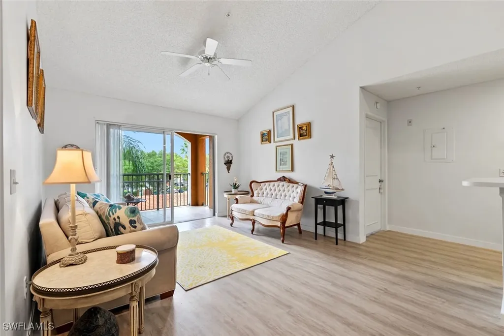 1180 Wildwood Lakes Boulevard Naples FL 34104