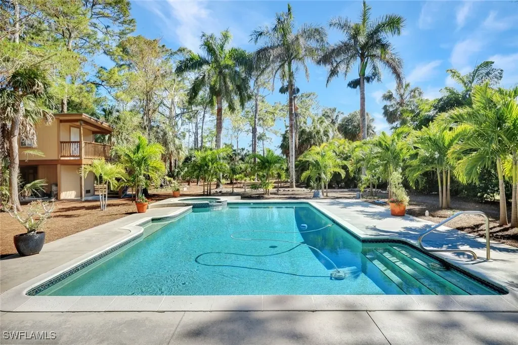 5660 English Oaks Lane Naples FL 34119