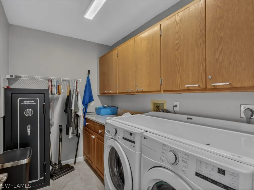 2264 Outrigger Lane Naples FL 34104