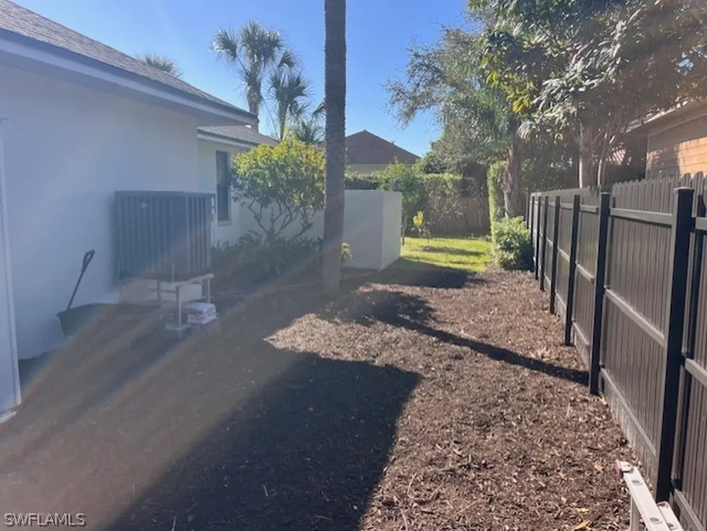 2264 Outrigger Lane Naples FL 34104