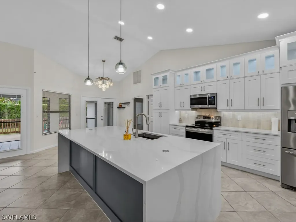 2264 Outrigger Lane Naples FL 34104