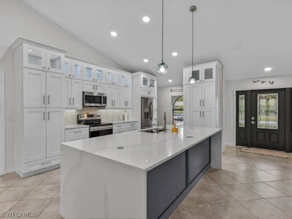 2264 Outrigger Lane Naples FL 34104