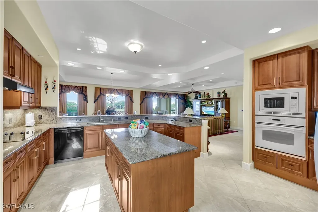 530 Avellino Isle Circle Naples FL 34119