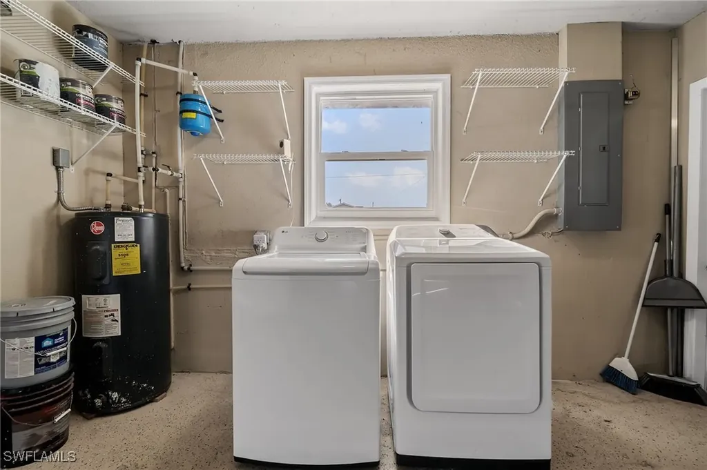 922 SE 27th Terrace Cape Coral FL 33904