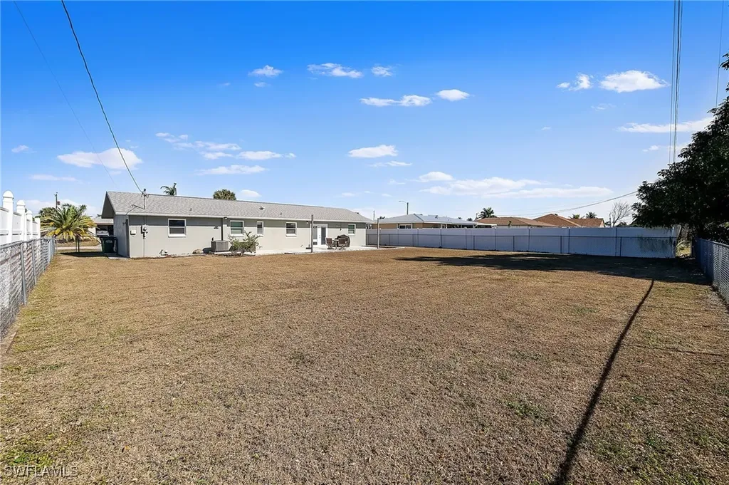 922 SE 27th Terrace Cape Coral FL 33904