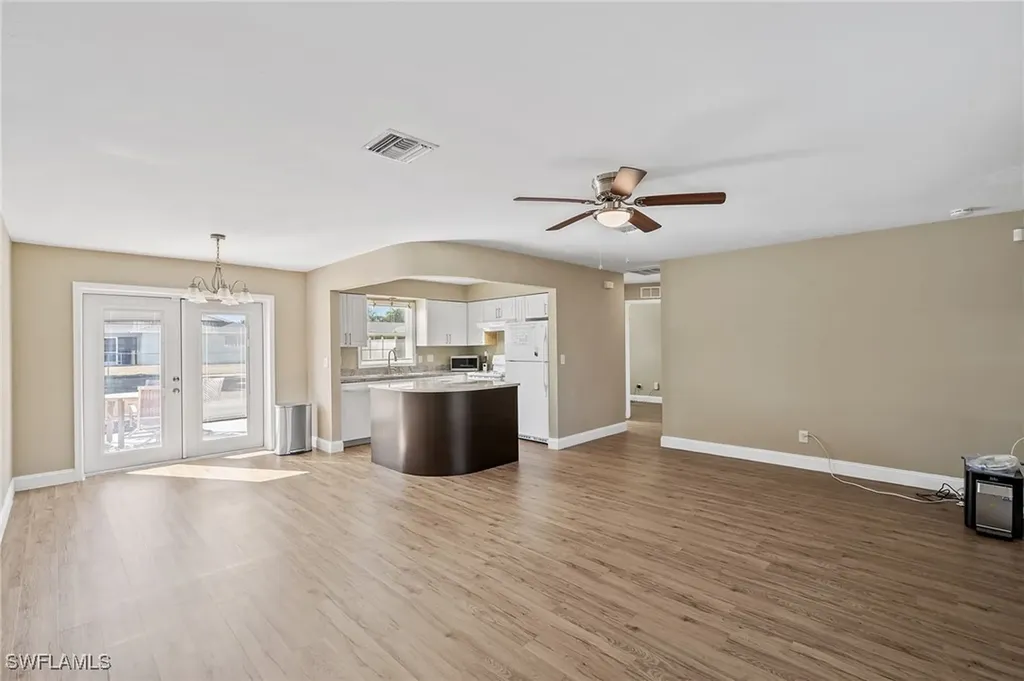 922 SE 27th Terrace Cape Coral FL 33904