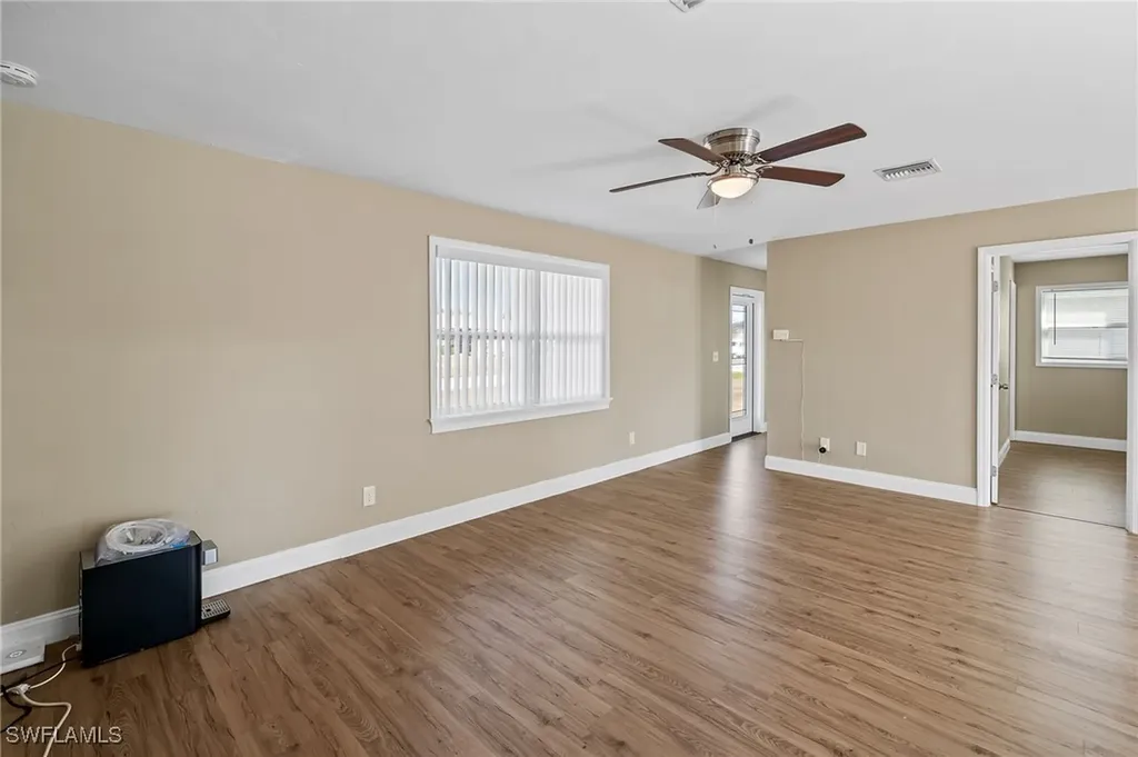 922 SE 27th Terrace Cape Coral FL 33904