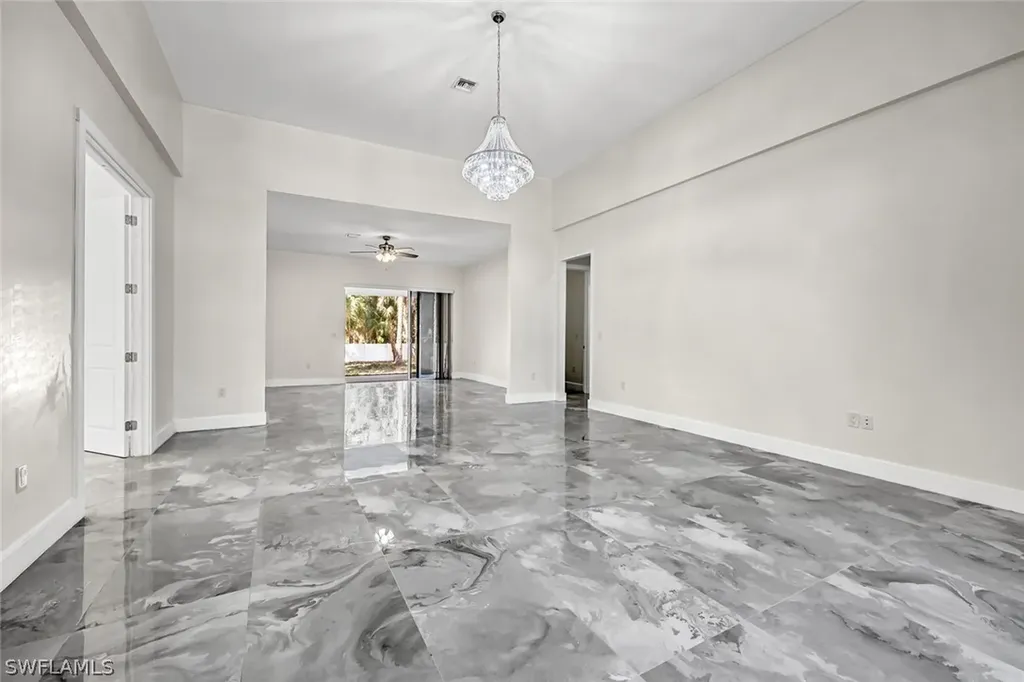 1853 Della Drive Naples FL 34117