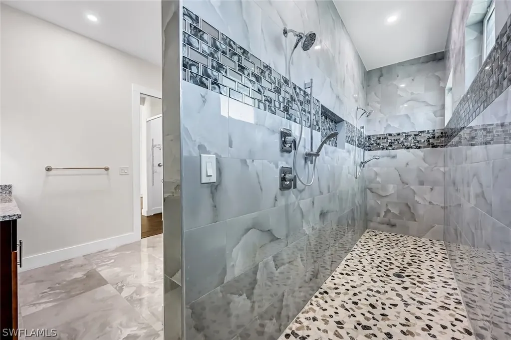 1853 Della Drive Naples FL 34117
