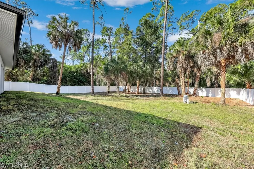 1853 Della Drive Naples FL 34117