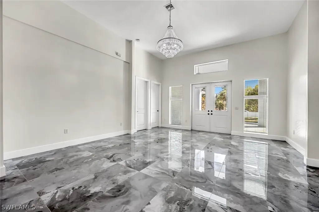 1853 Della Drive Naples FL 34117