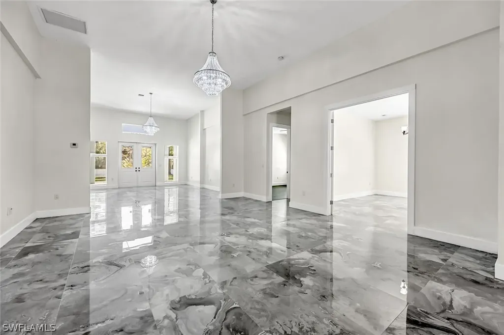 1853 Della Drive Naples FL 34117