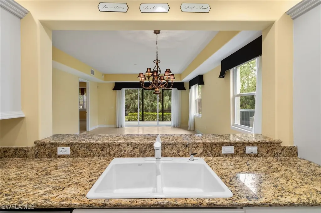 6073 Ashford Lane Naples FL 34110