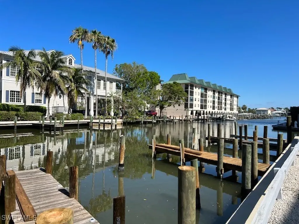 361-4 Vanderbilt Beach Road Naples FL 34108