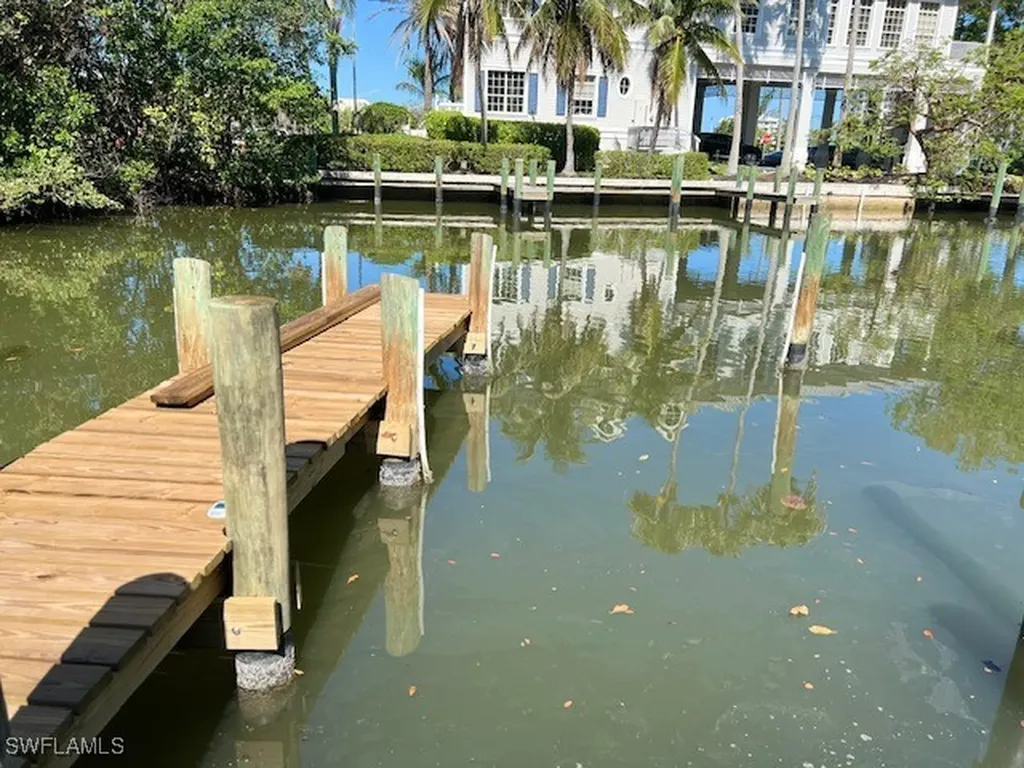 361-4 Vanderbilt Beach Road Naples FL 34108