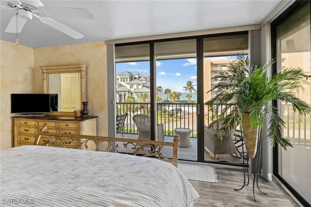 10420 Gulf Shore Drive Naples FL 34108