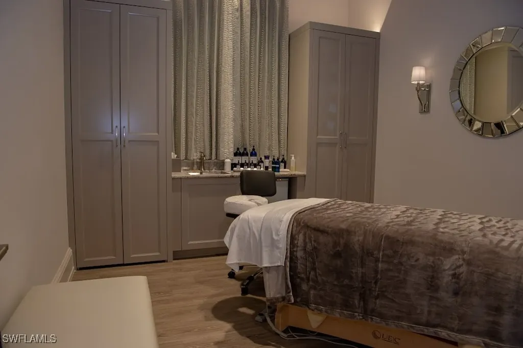 6010 Chardonnay Lane Naples FL 34119