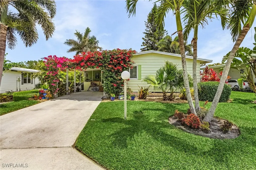 604 Charlemagne Boulevard Naples FL 34112