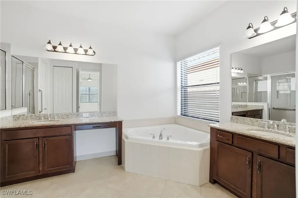 3322 Baltic Drive Naples FL 34119