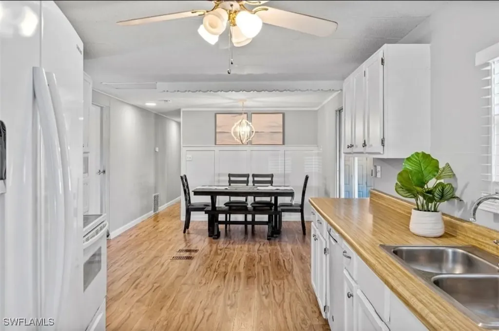 407 Cape Florida Way Naples FL 34104