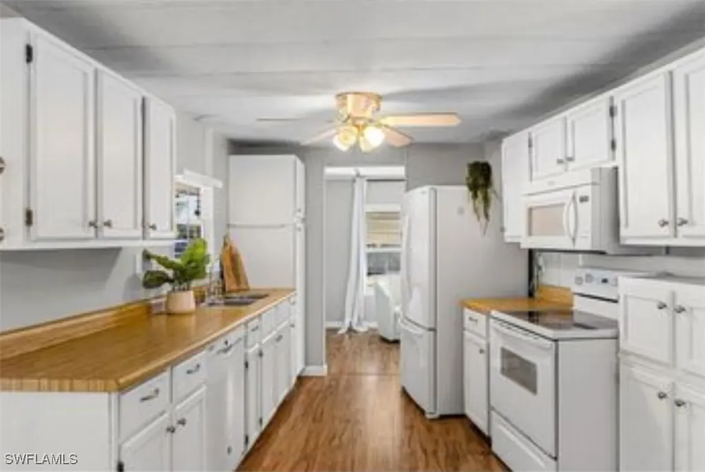 407 Cape Florida Way Naples FL 34104