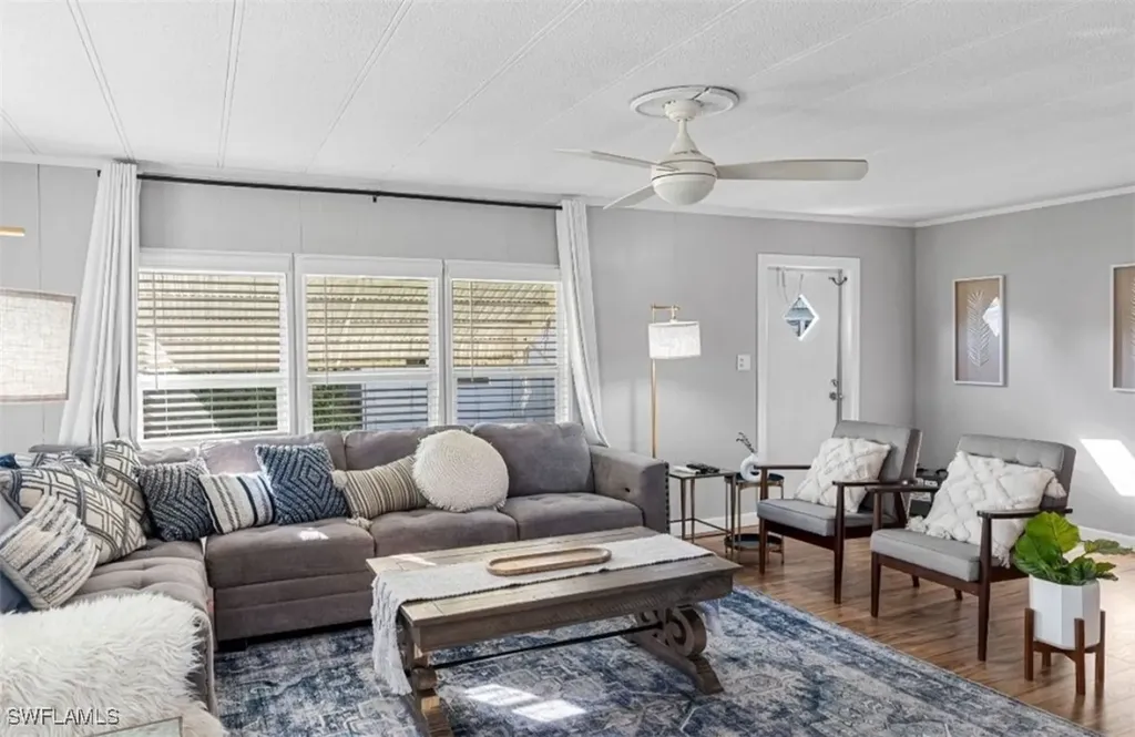 407 Cape Florida Way Naples FL 34104