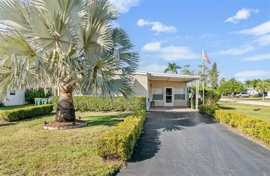 407 Cape Florida Way Naples FL 34104