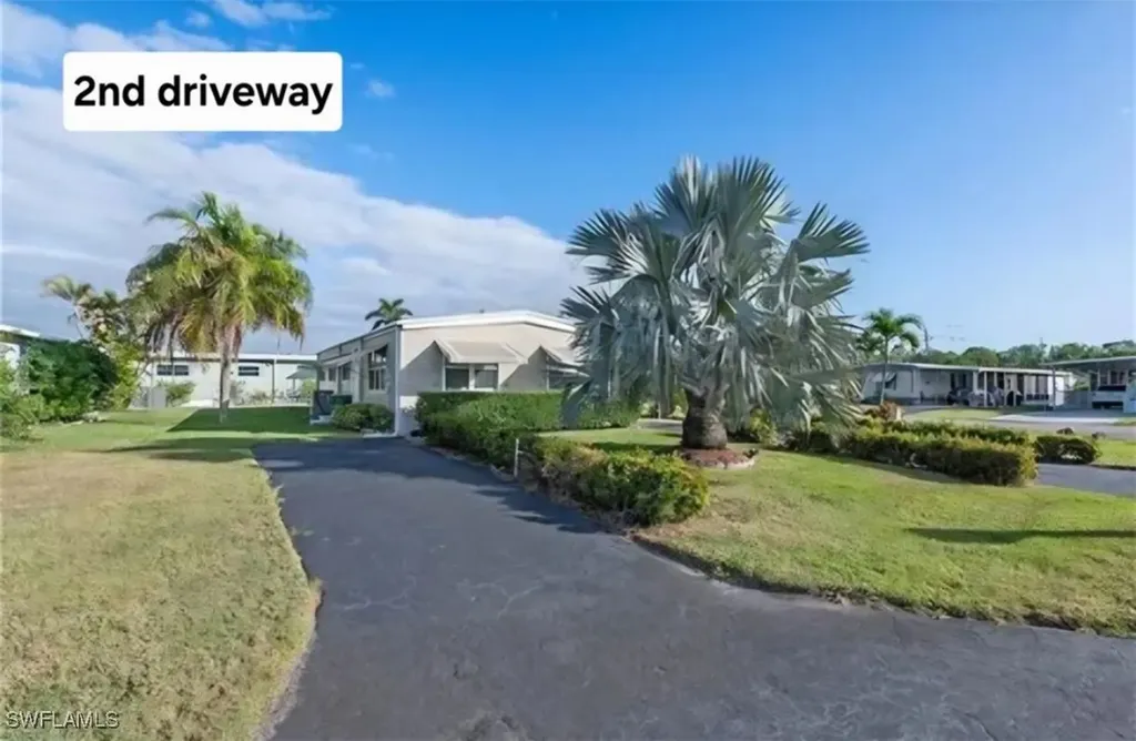 407 Cape Florida Way Naples FL 34104