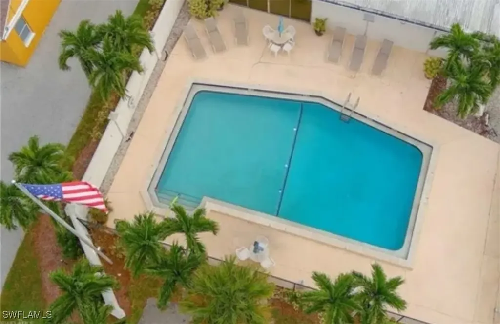 407 Cape Florida Way Naples FL 34104