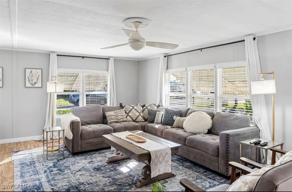 407 Cape Florida Way Naples FL 34104