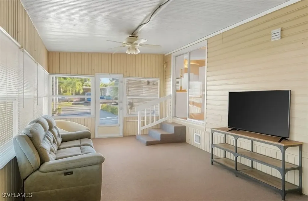 407 Cape Florida Way Naples FL 34104