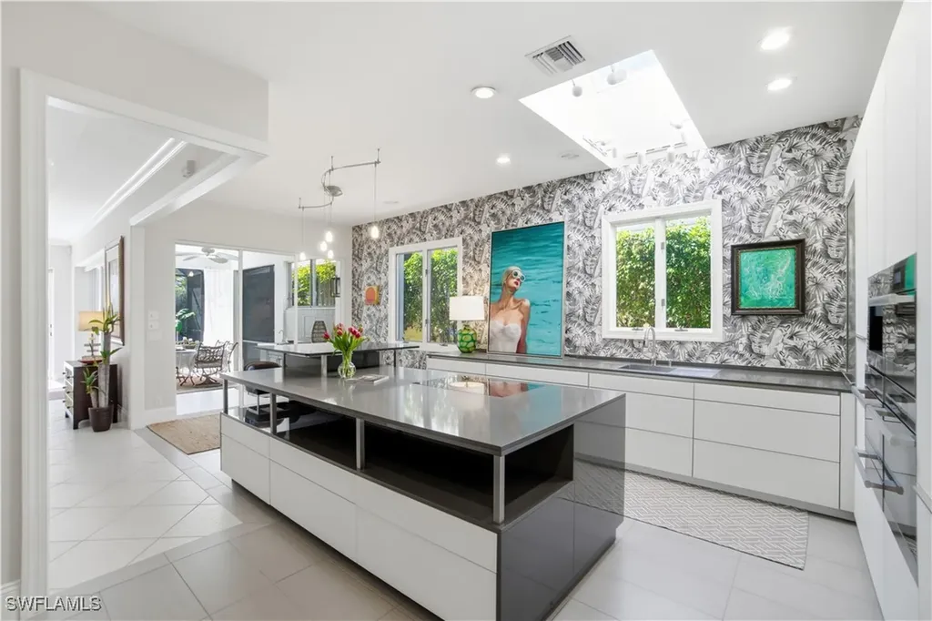 788 Ashburton Drive Naples, FL 34110 | MLS #226004822 | John R