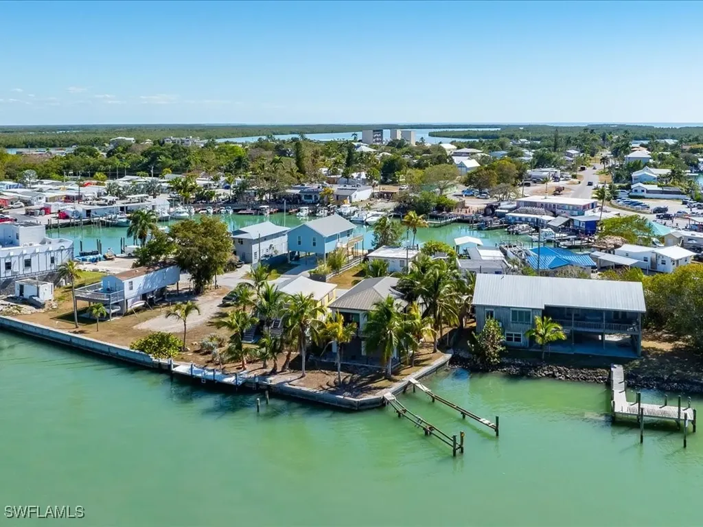 232 Harbor Place N Goodland FL 34140