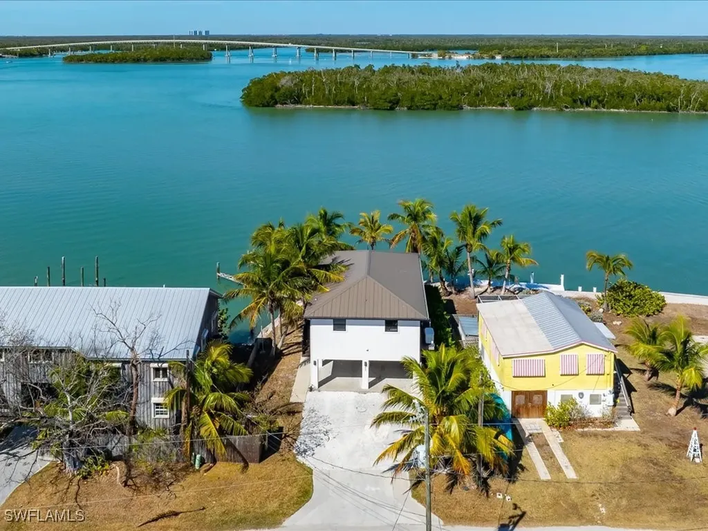 232 Harbor Place N Goodland FL 34140