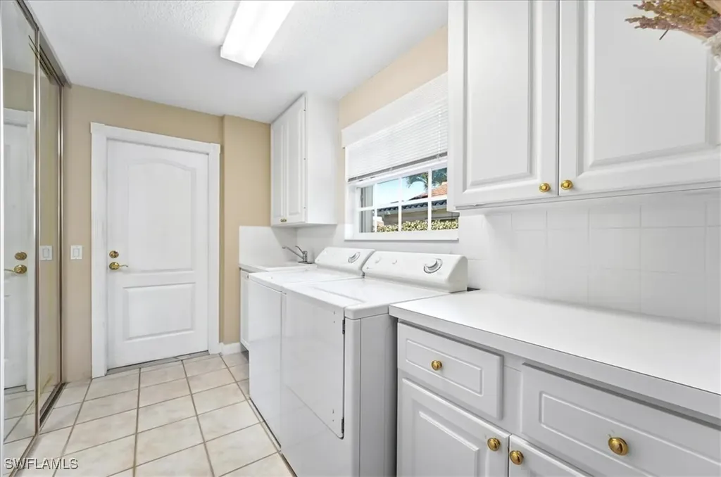 5728 Drummond Way Naples FL 34119