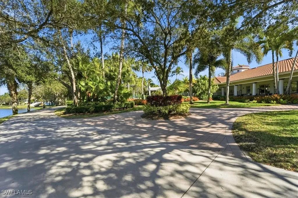 5728 Drummond Way Naples FL 34119