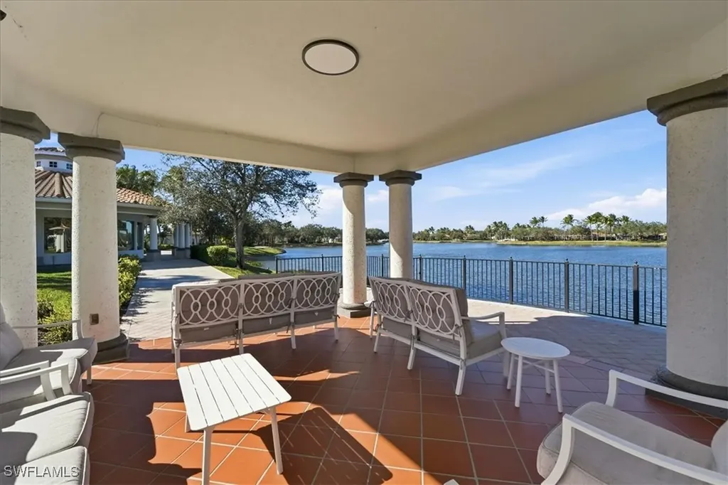5728 Drummond Way Naples FL 34119