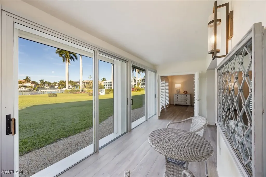 383 Harbour Drive Naples FL 34103
