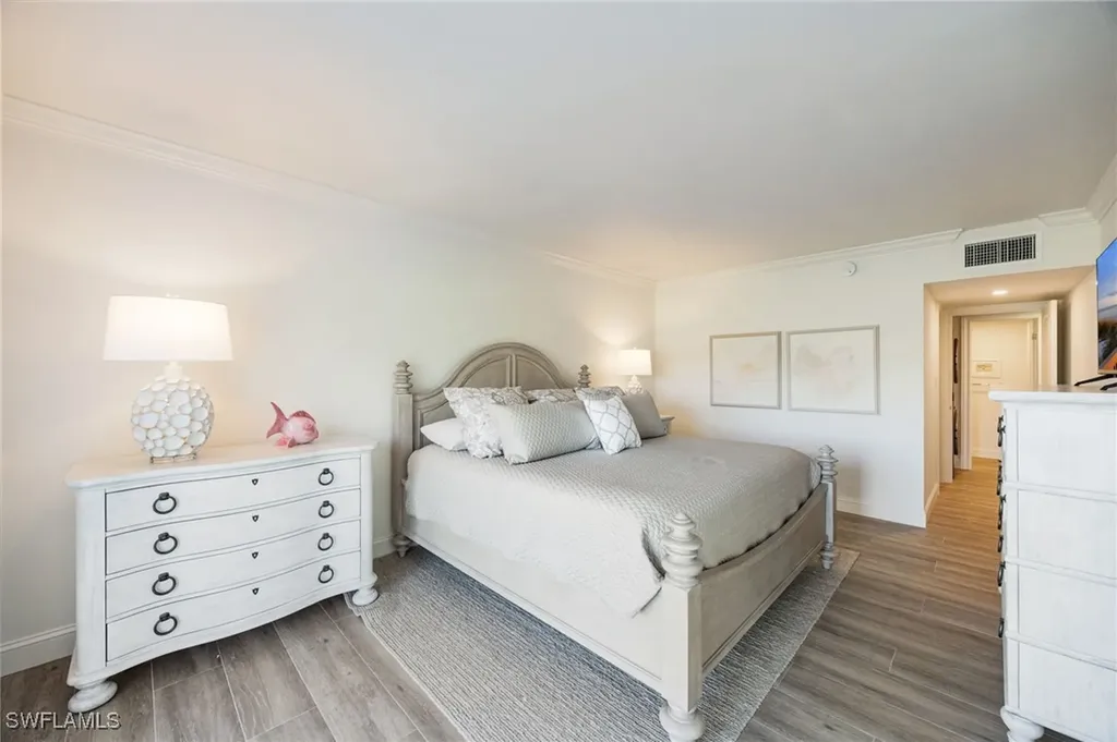 383 Harbour Drive Naples FL 34103