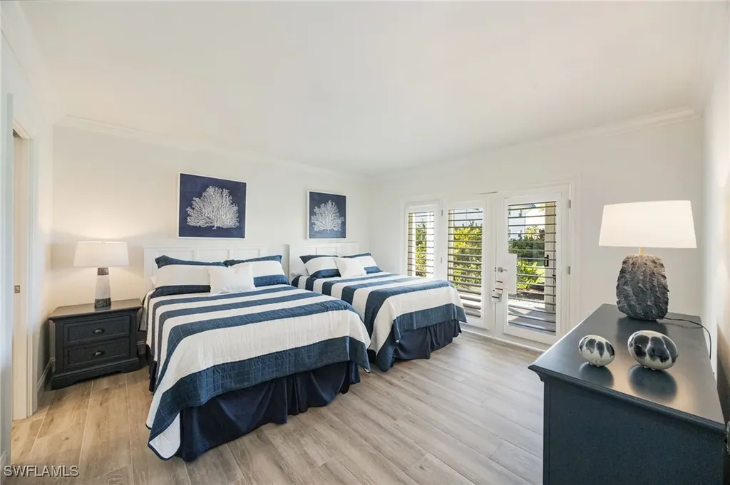 383 Harbour Drive Naples FL 34103