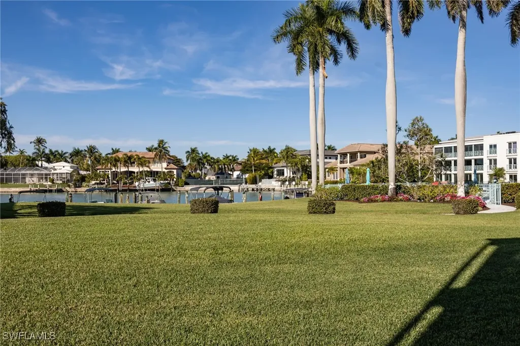 383 Harbour Drive Naples FL 34103