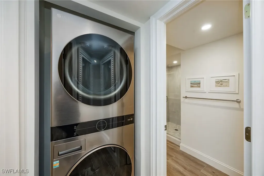 383 Harbour Drive Naples FL 34103