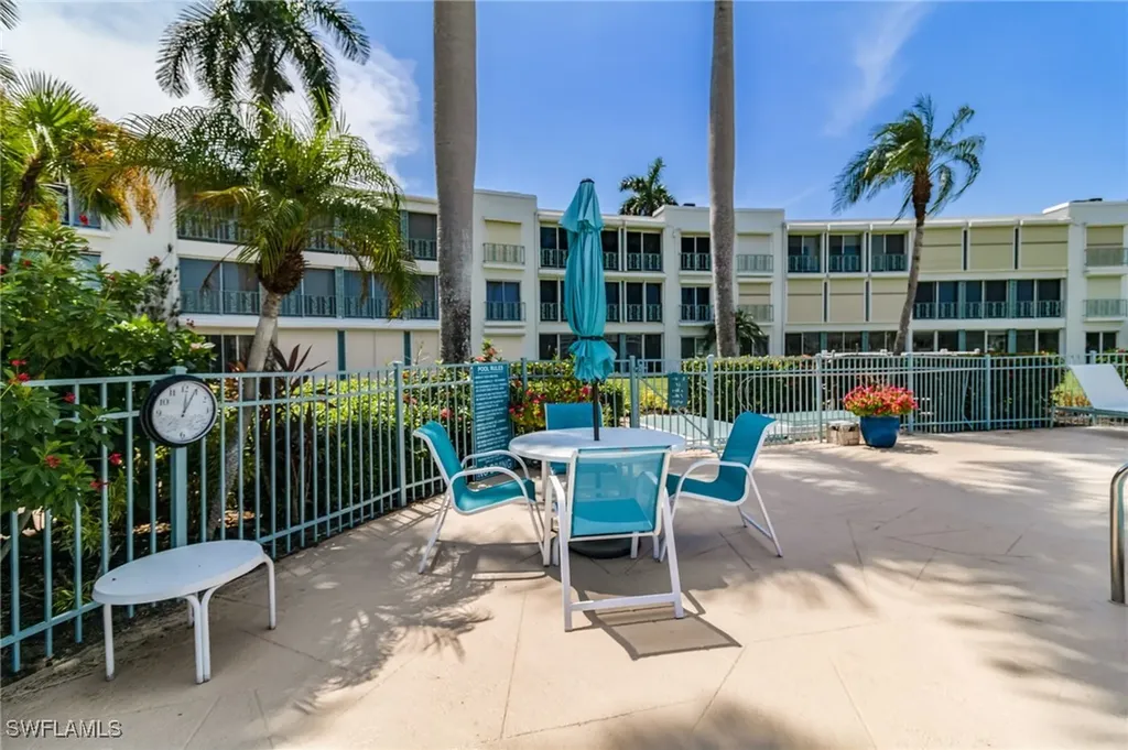 383 Harbour Drive Naples FL 34103
